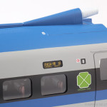 車内は普通車と造り分け。オプションのライティングは普通車と異なる電球色LEDを使用して実車の暖色系室内灯を再現。 車内は普通車と造り分け。オプションのライティングは普通車と異なる電球色LEDを使用して実車の暖色系室内灯を再現。