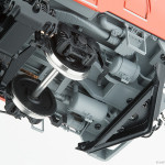 3-4位側スカート裏側。元空気溜めやエキゾーストマニホールドが見える。 3-4位側スカート裏側。元空気溜めやエキゾーストマニホールドが見える。