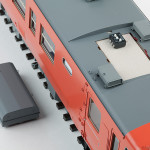 水タンクは取り外し可能。内部のディップスイッチで両エンド灯火類のオン・オフと、モーターカットを行える。 水タンクは取り外し可能。内部のディップスイッチで両エンド灯火類のオン・オフと、モーターカットを行える。