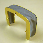 試作外幌の様子。3箇所に付いているフックで妻板に取り付けます。 試作外幌の様子。3箇所に付いているフックで妻板に取り付けます。