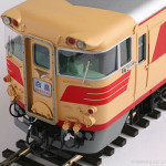 先頭部。実車取材のもと細部まで忠実に再現。また灯火類は新開発の照明装置により実感的に点灯します。(※A仕様製品を除く。) 先頭部。実車取材のもと細部まで忠実に再現。また灯火類は新開発の照明装置により実感的に点灯します。(※A仕様製品を除く。)