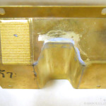 運転台ユニットを下から見る。エッチングで表現されたシャッター部分が昇降口です。 運転台ユニットを下から見る。エッチングで表現されたシャッター部分が昇降口です。