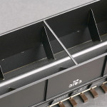 「W」形をなす荷台。写真は石炭パーツを外したところ。 「W」形をなす荷台。写真は石炭パーツを外したところ。