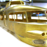 ライトケースはメッキしたものを塗装後に取り付けます。ヘッドマークは外バメ式で、フチはメッキとなります。 ライトケースはメッキしたものを塗装後に取り付けます。ヘッドマークは外バメ式で、フチはメッキとなります。