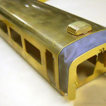 妻面に外幌を取り付けた様子。 妻面に外幌を取り付けた様子。