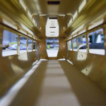 組み上がったボディの車内の様子。天井板と荷物棚が付きます。 組み上がったボディの車内の様子。天井板と荷物棚が付きます。