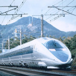 500系「のぞみ」(写真提供西日本旅客鉄道)2 500系「のぞみ」(写真提供西日本旅客鉄道)2